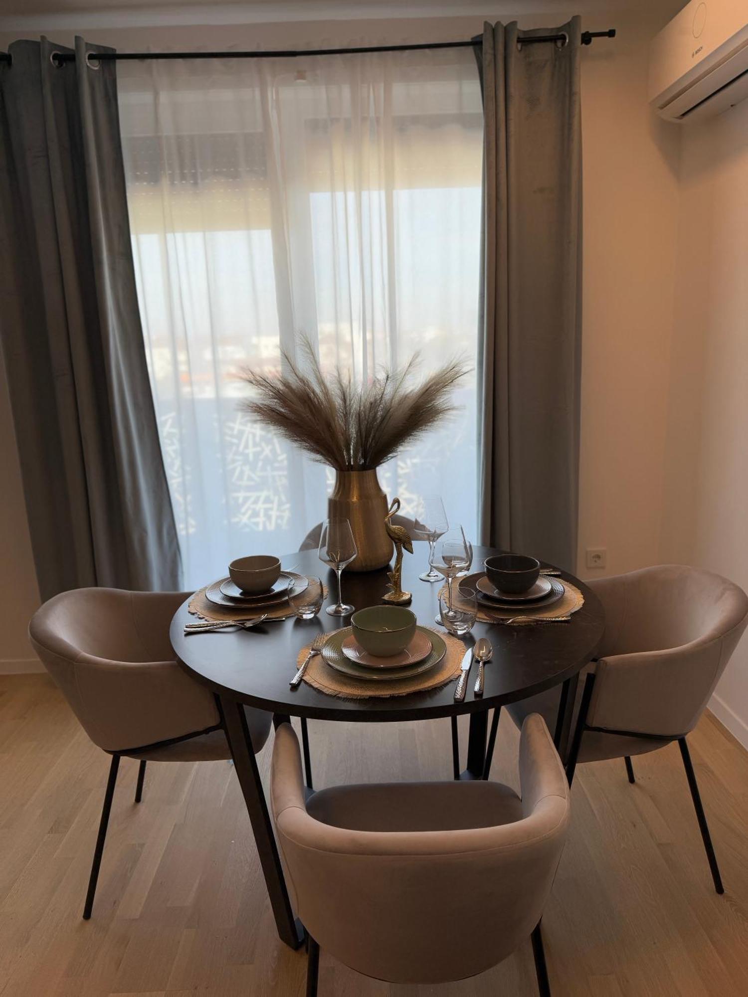 Vg - Airport & Apartman
